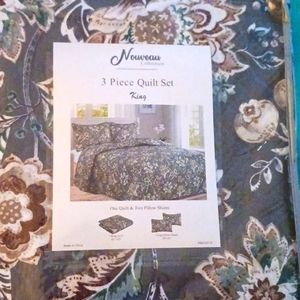3 piece king size quilt and pillow sham set